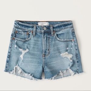 NWOT A&F Abercrombie Fitch Mid Rise Mom Shorts 24 / 00 New